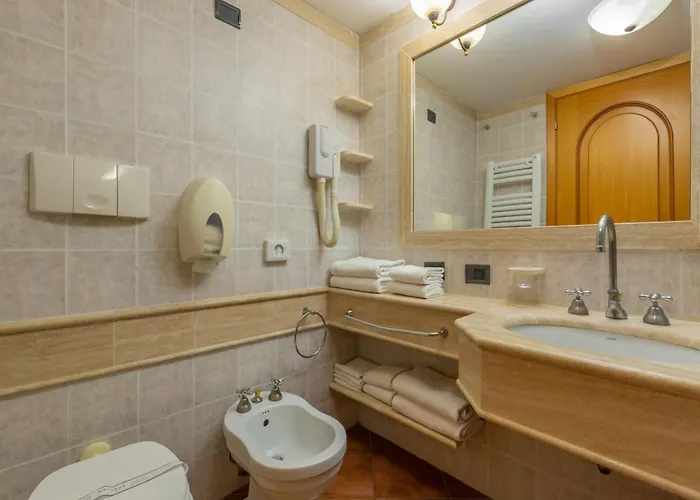 Elite Near And Tivoli Apartman *